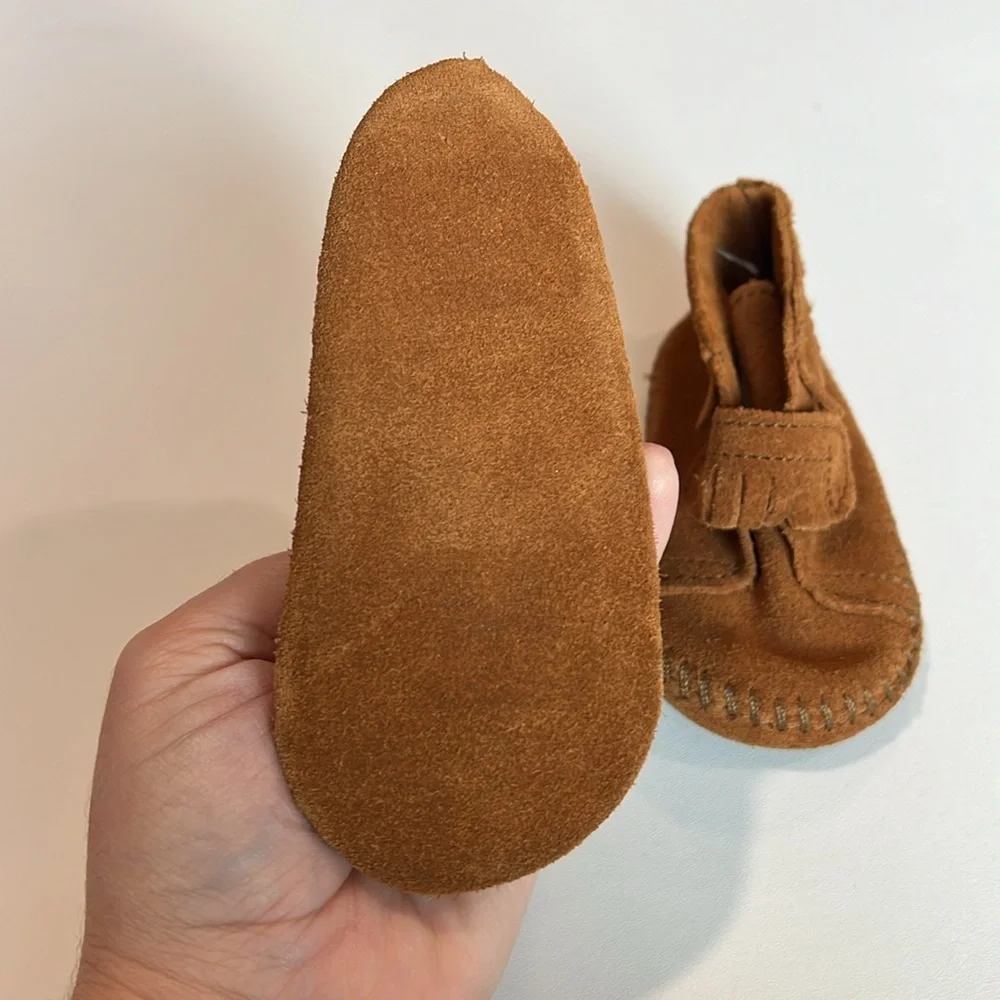 Minnetonka - size‎ 3 baby crib shoes, fringe moccasins